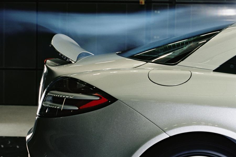  Mercedes-Benz SLR McLaren 2003 года  (фото 77 из 319)